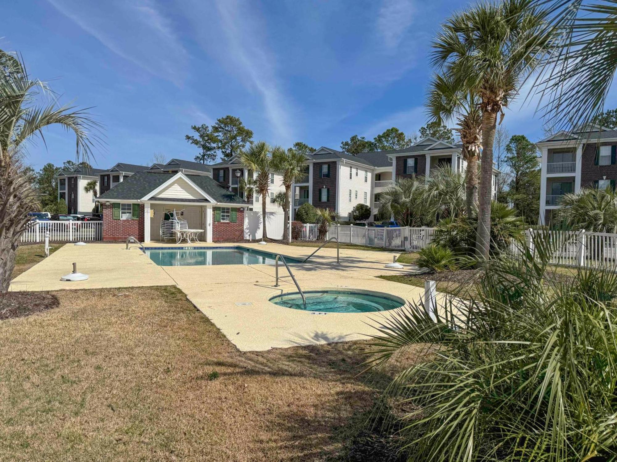Breezy Golf Condo With Pool Access, 4 Mi To Beach Myrtle Beach Zewnętrze zdjęcie